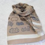 Pashmina Beige con Estampado de Gatos