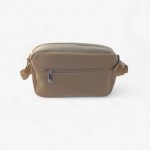 Bolso bandolera beige camel mujer funcional y elegante