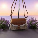 Bolso bandolera rafia camel y beige
