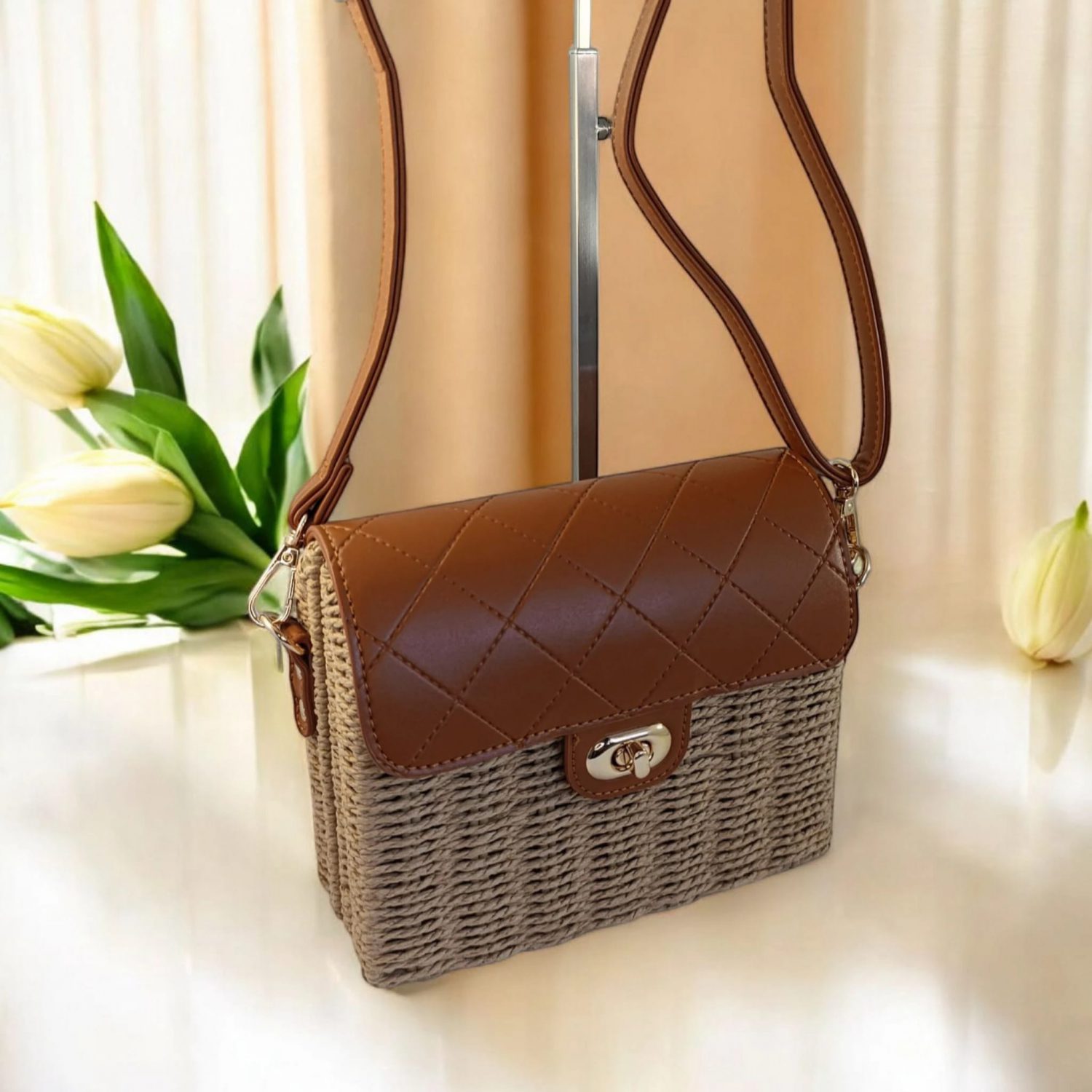 Bolso bandolera rafia solapa camel mujer actual