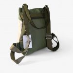 Mochila antirrobo verde y crema convertible en bolso