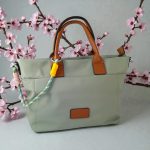 Bolso tote de nailon verde claro mujer con asas