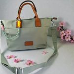 Bolso tote de nailon verde claro mujer con asas
