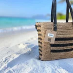 Bolso de rafia original beige con detalles negros