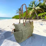 Bolso de rafia verde mujer shopper con bandolera y bolsillos laterales 33x26x9 cm