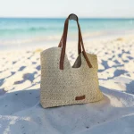 Bolso de rafia crema para mujer con asas largas camel y diseño shopper mediterráneo de 32 × 19 × 10 cm
