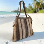 Bolso shopper beige mujer de rafia con asas marrones y diseño moderno