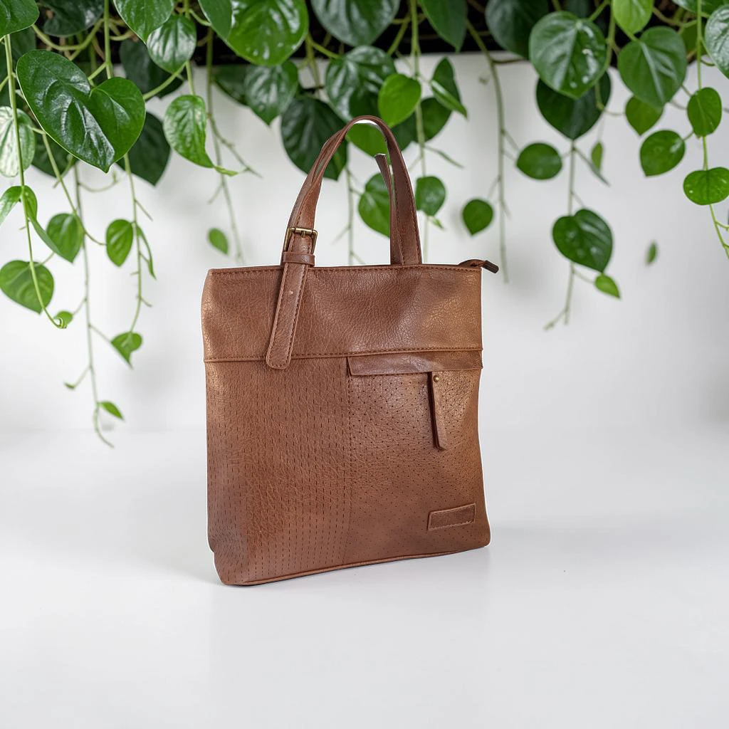 Mochila camel para mujer con acabado efecto piel de calidad