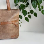 Mochila taupe y camel para mujer de nueva colección