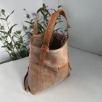 Mochila taupe y camel para mujer de nueva colección