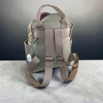 Mochila mujer verde oliva de nylon con detalles beige y bolsillos