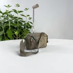 Bolso bandolera verde caqui de nylon acolchado para mujer con bolsillos