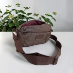 Bolso bandolera marrón chocolate de nylon acolchado para mujer