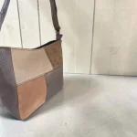 Bolso bandolera mujer de piel vegana en tonos neutros