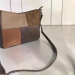 Bolso bandolera mujer de piel vegana en tonos neutros