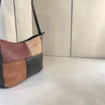Bolso bandolera mujer negro y tonos neutros de piel vegana