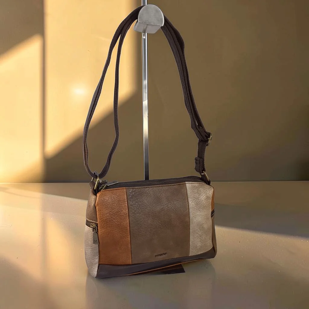 Bolso bandolera mujer de piel vegana en tonos marrones camel beige y topo