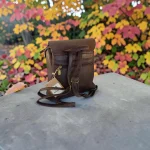 Mochila mujer marrón chocolate de piel vegana con solapa