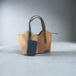 Bolso tote de antelina beige camel y negro para mujer